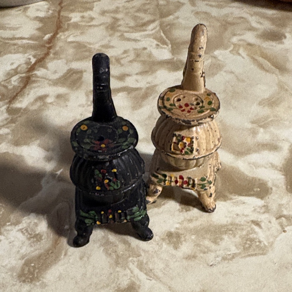 Vintage Miniature Potbelly Stoves Salt and Pepper Shaker